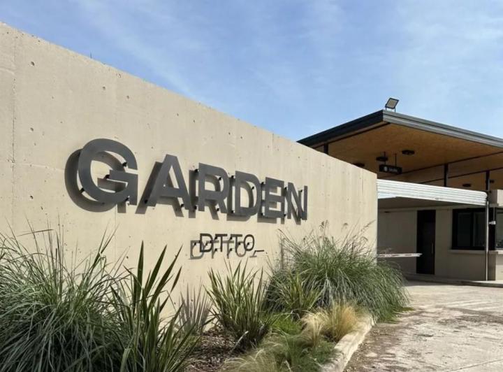 Terreno · 882m²