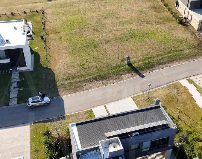 Terreno · 850m²