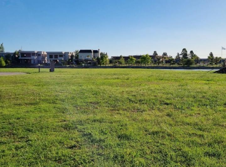 Terreno · 600m²