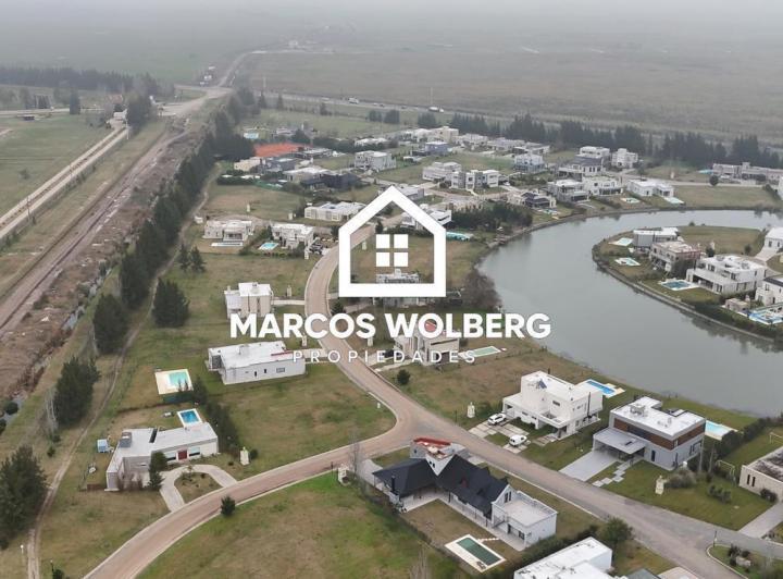 Terreno · 876m²