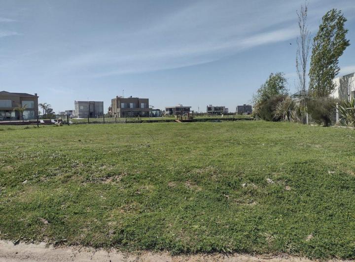 Terreno · 600m²