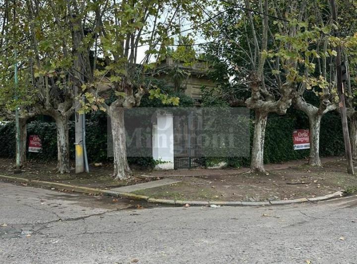 Terreno · 739m²