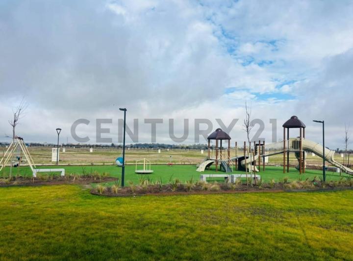 Terreno · 618m²