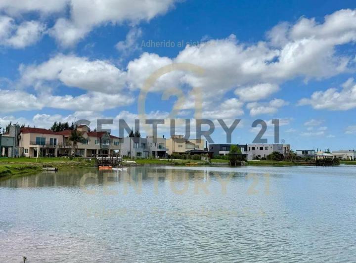 Terreno · 743m²