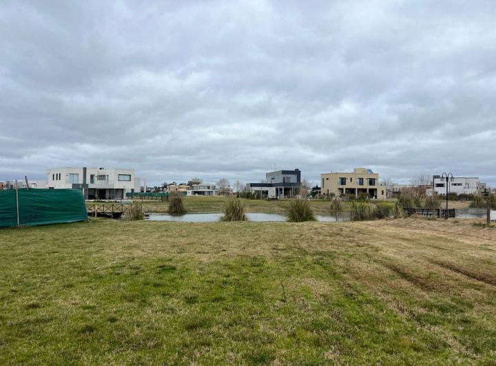 Terreno · 934m²