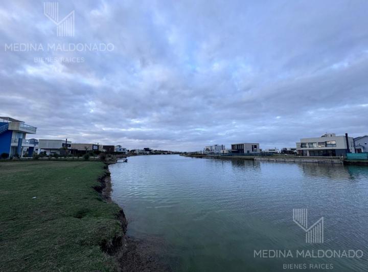 Terreno · 700m²