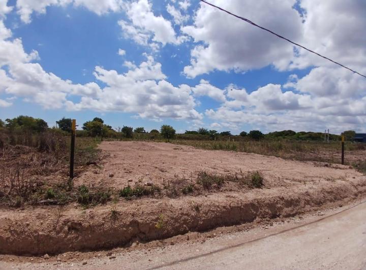 Terreno · 300m²