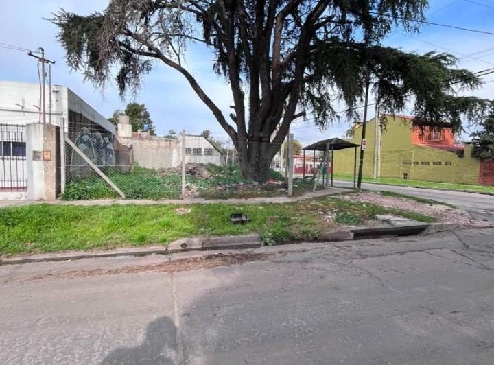 Terreno · 227m²