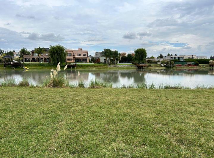 Terreno · 962m²