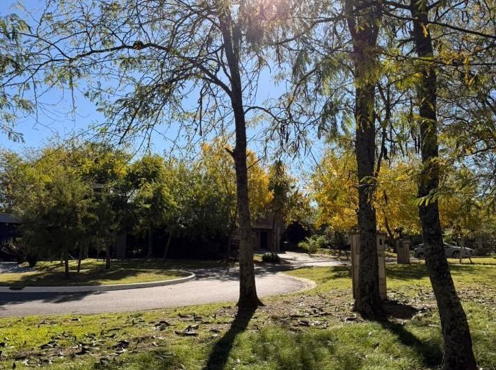 Terreno · 838m²