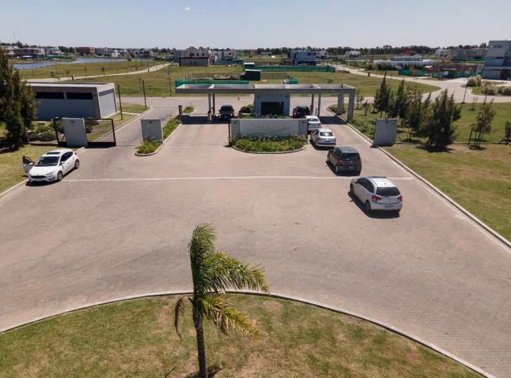 Terreno · 702m²