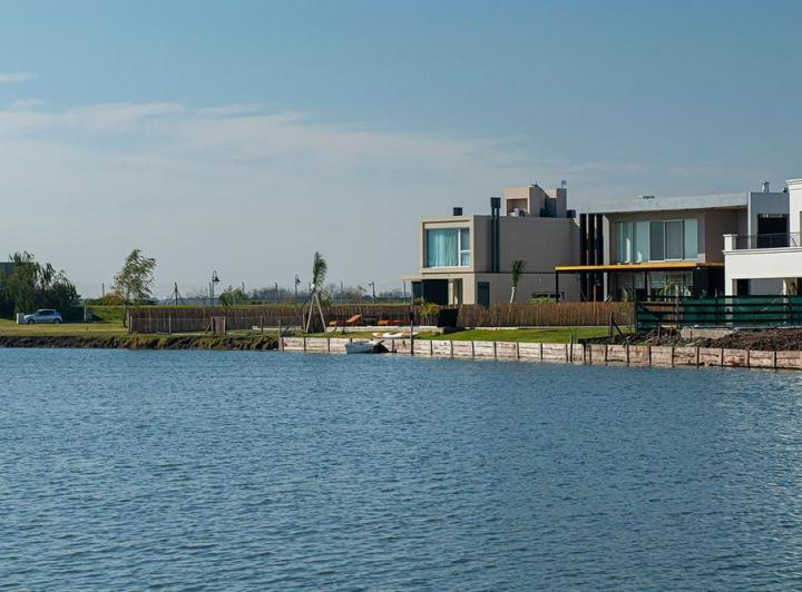 Terreno · 748m²