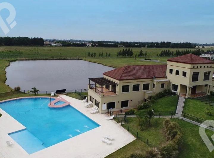 Terreno · 654m²