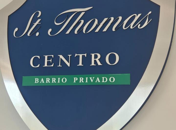 Terreno · 833m²