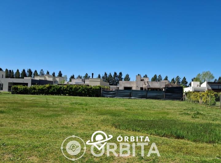 Terreno · 672m²