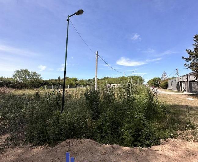 Terreno · 898m²