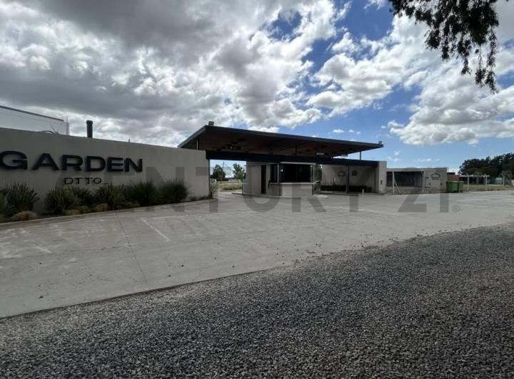 Terreno · 876m²