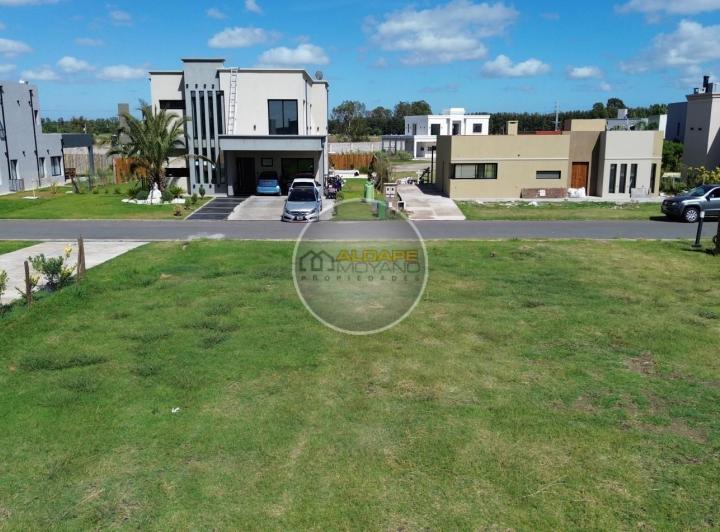 Terreno · 600m²