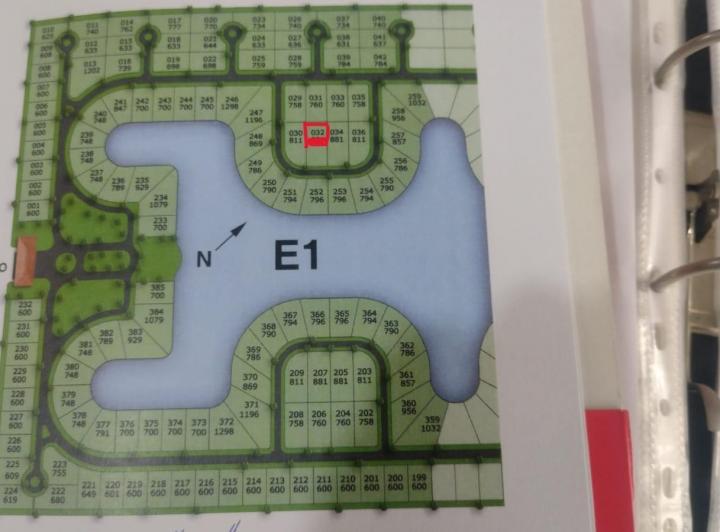 Terreno · 881m²