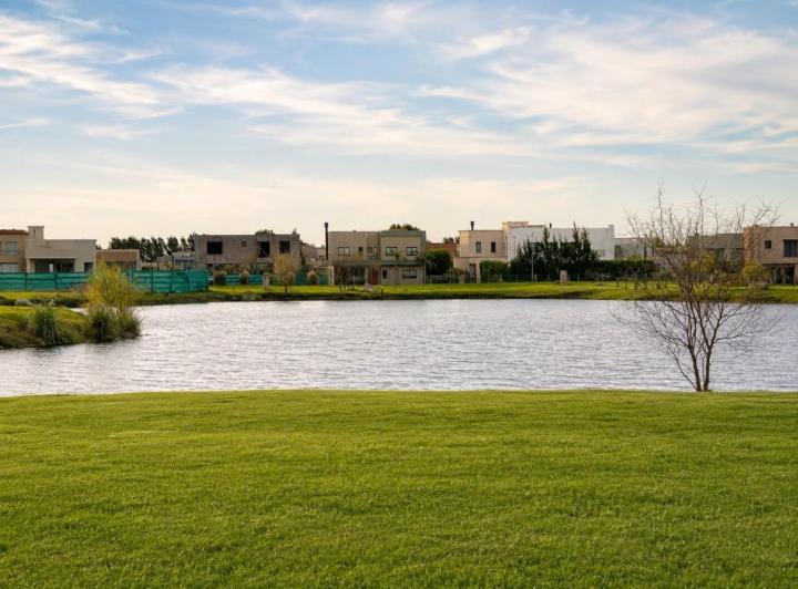 Terreno · 709m²