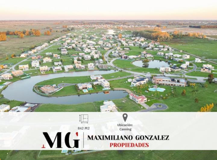 Terreno · 842m²