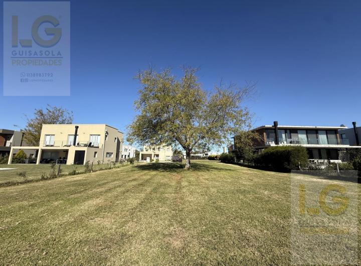 Terreno · 700m²