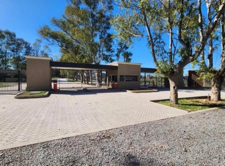 Terreno · 930m²