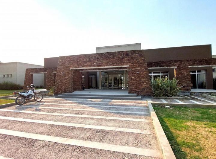 Terreno · 2300m²