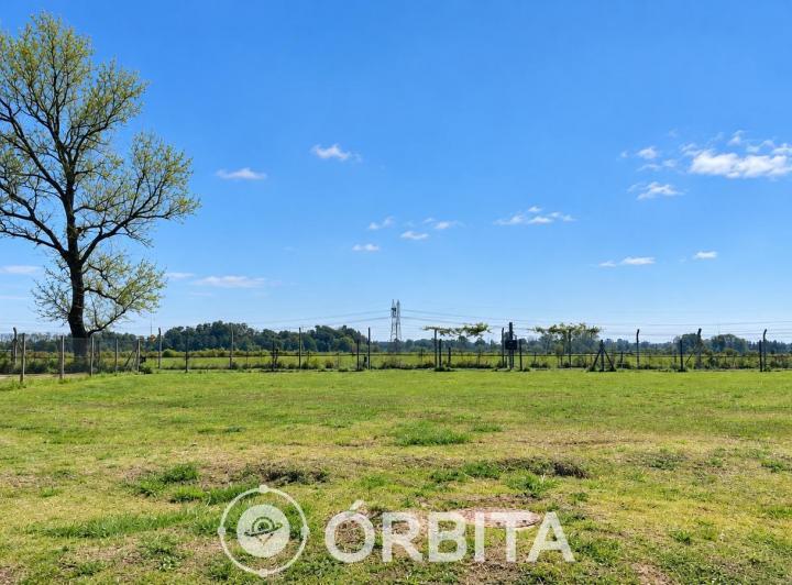 Terreno · 606m²
