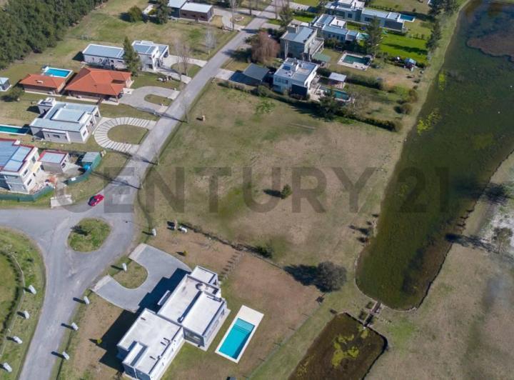 Terreno · 1344m²