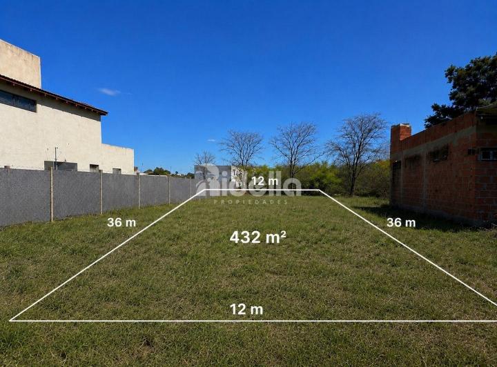 Terreno · 432m²