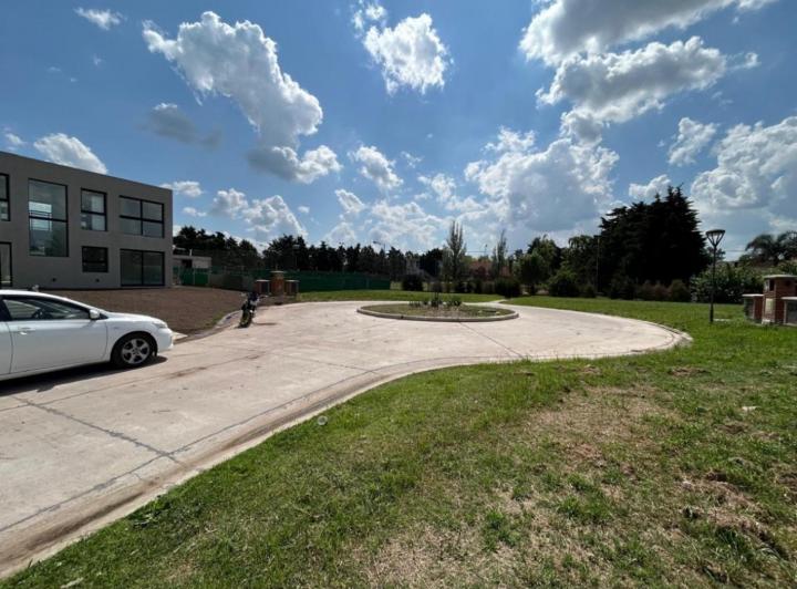 Terreno · 680m²
