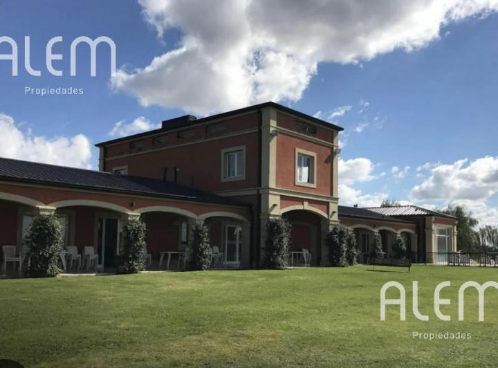 Terreno · 713m²