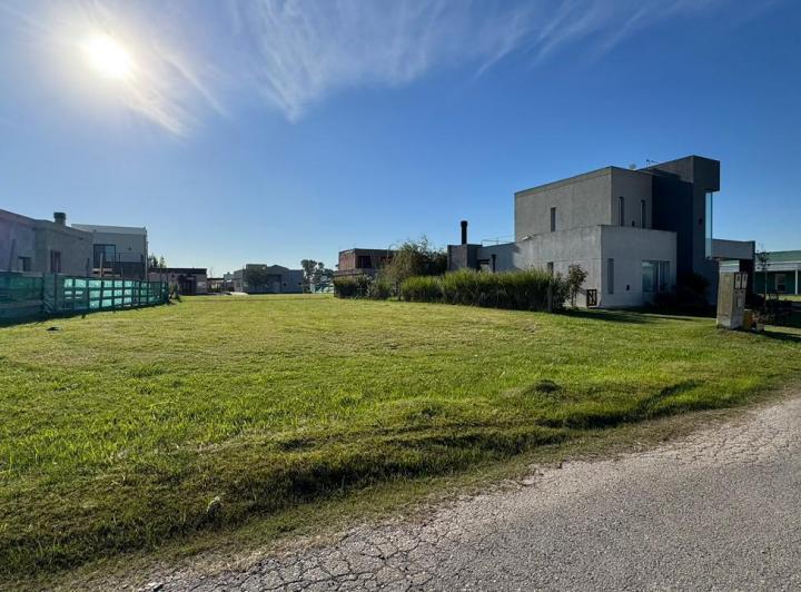 Terreno · 600m²