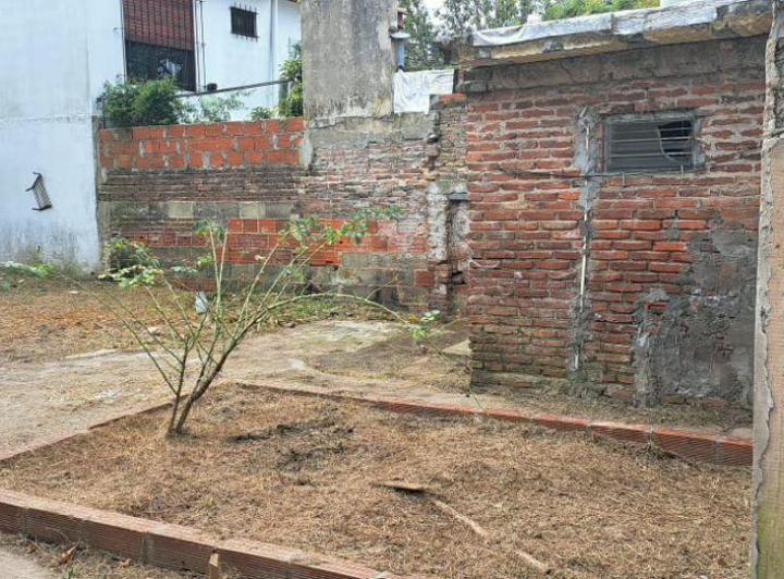 Terreno · 230m²