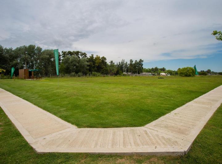Terreno · 235m²