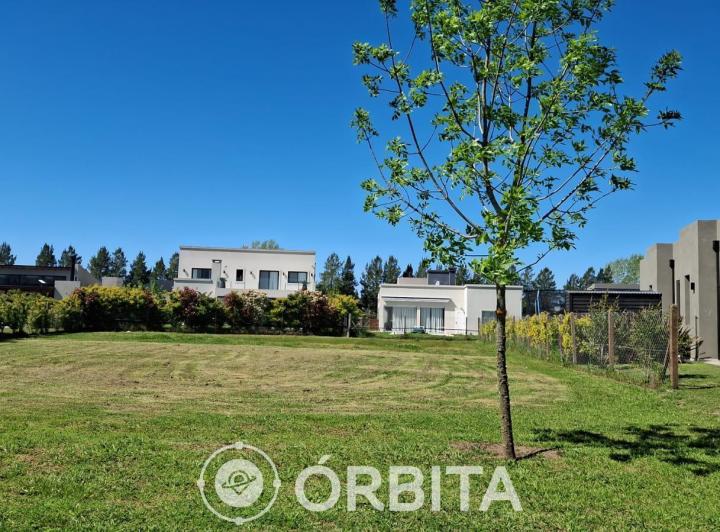 Terreno · 690m²