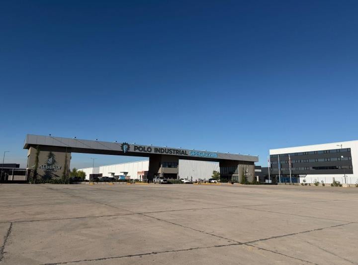 Terreno · 3350m² · 8 Cocheras