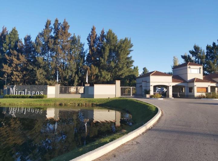 Terreno · 1204m²