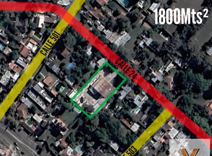 Terreno · 550m² · 10 Cocheras