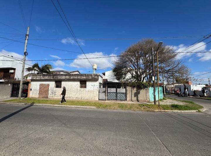 Terreno · 215m²