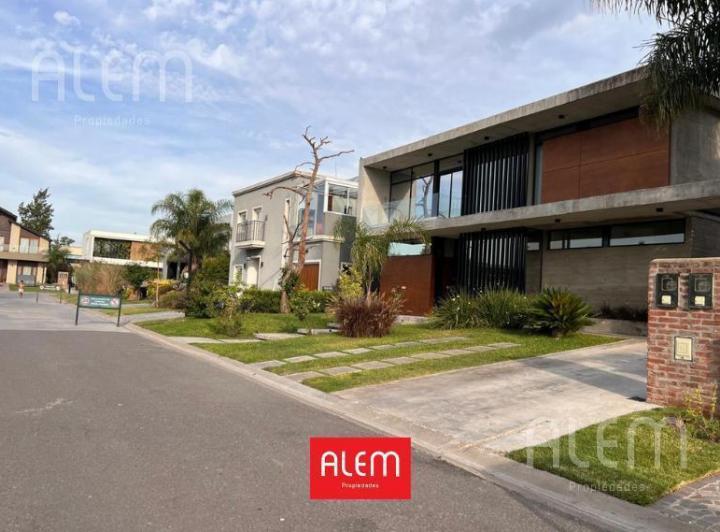Terreno · 436m²