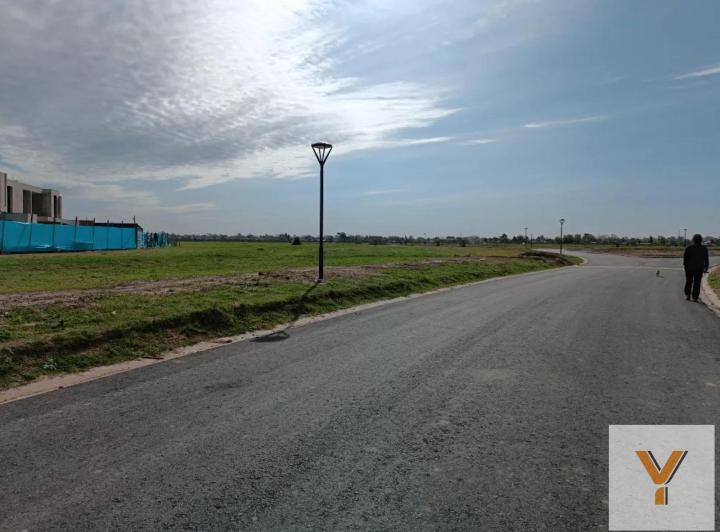 Terreno · 1079m²