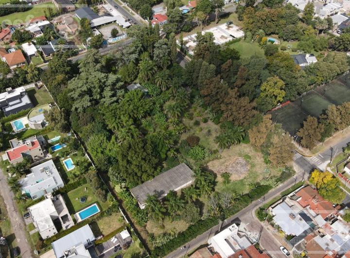 Terreno · 214m²