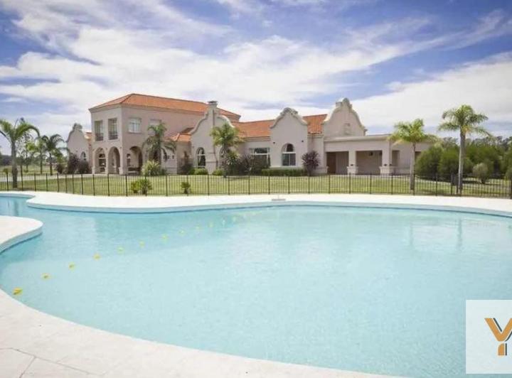 Terreno · 1800m²