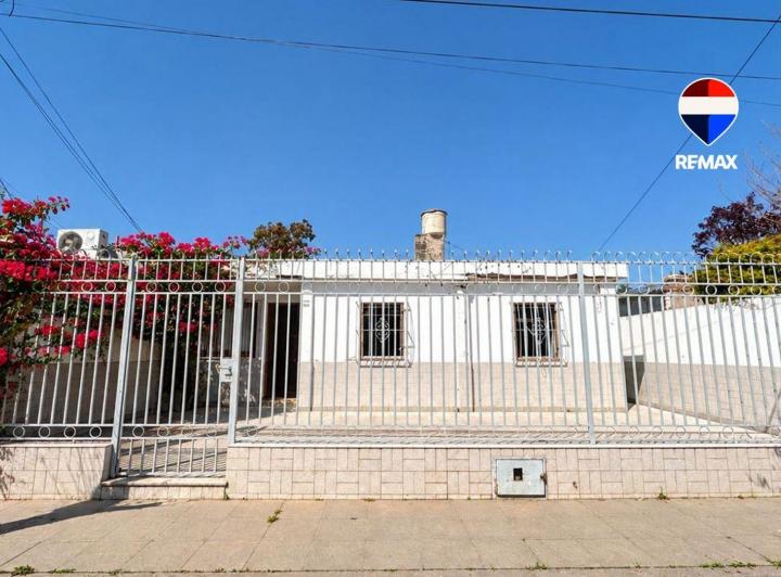 Casa · 102m² · 6 Ambientes · 1 Cochera