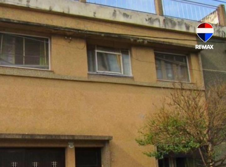 Casa · 162m² · 8 Ambientes · 1 Cochera