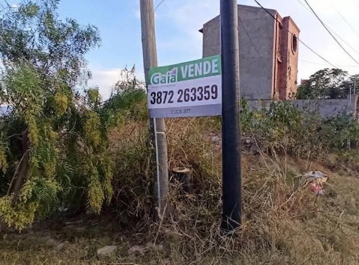 Terreno · 216m²