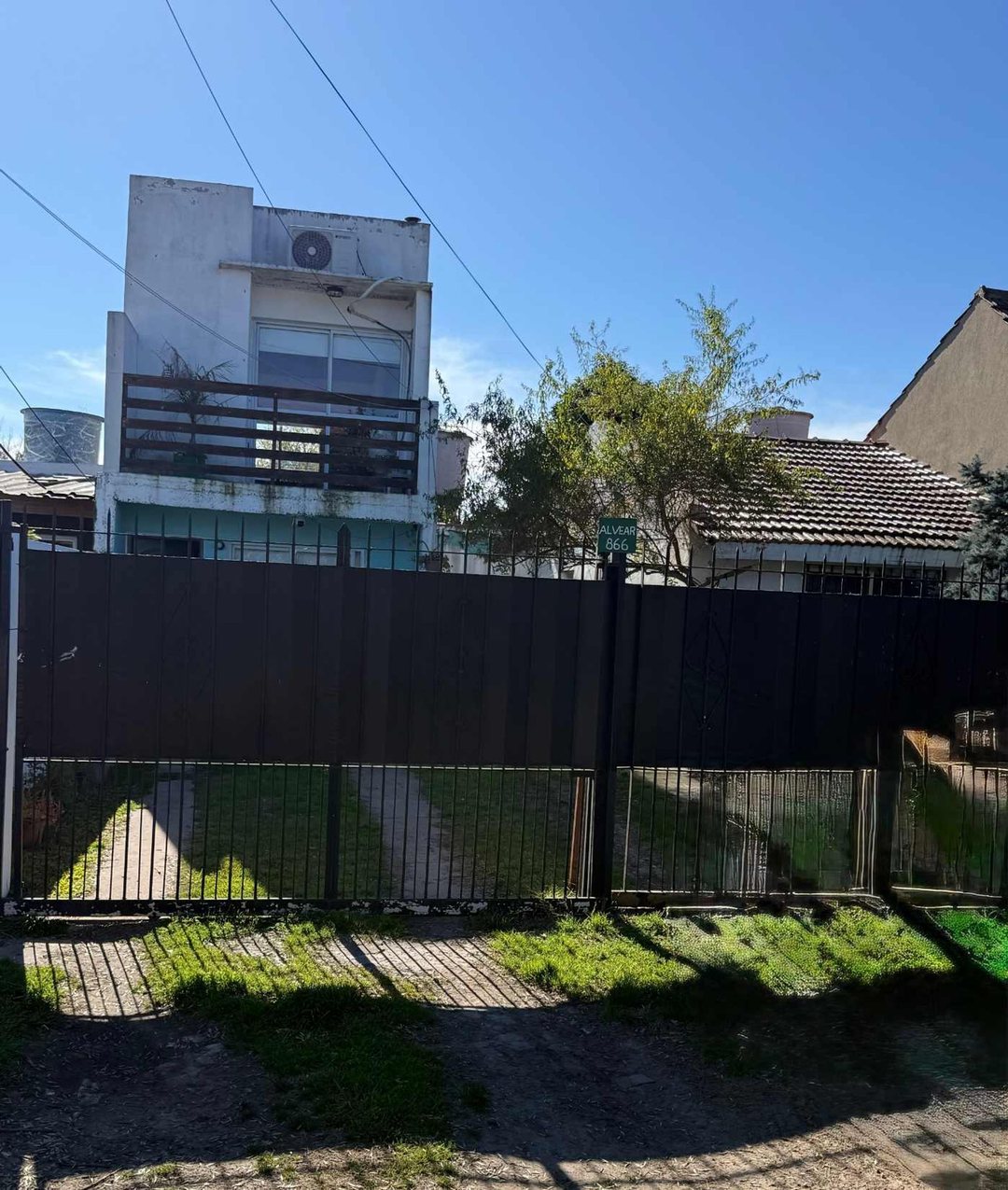 casa en venta en Benavidez con departamento