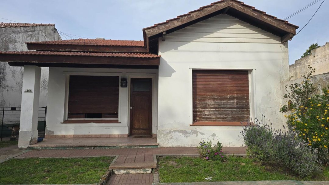 CASA EN VENTA MADARIAGA LOTE MULTIFAMILIAR